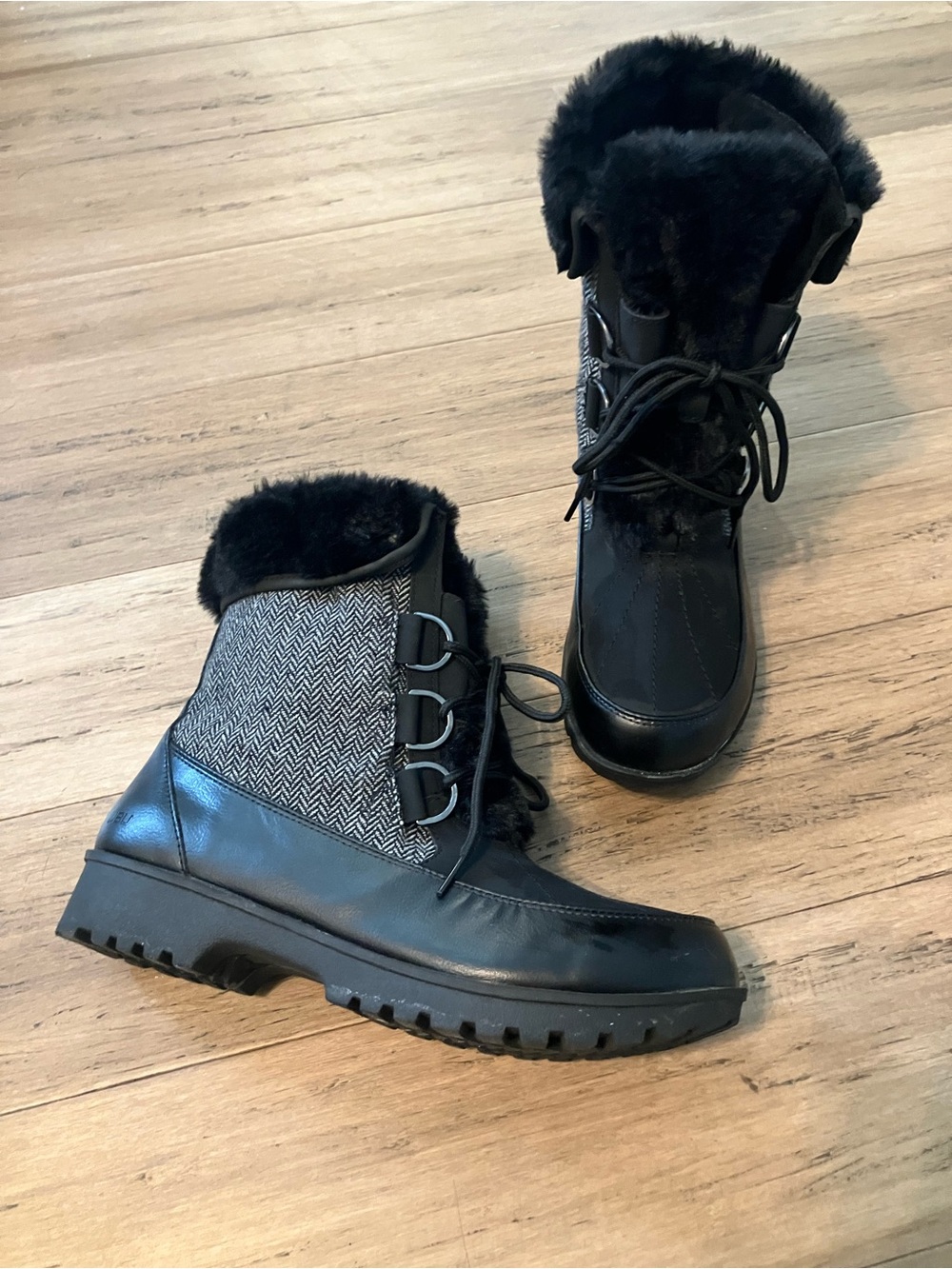 JBU black/ herringbone metal reinvests laced fur cuff rubber womenwinter boots 9
